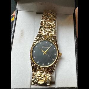 Geneva Nugget Watch Diamond, Japan, Black Face,30mm Case, Ladies